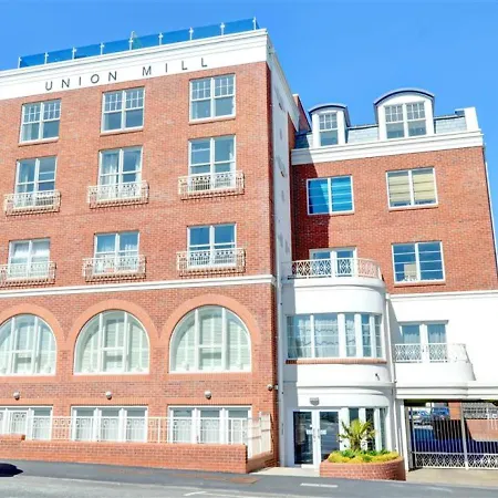 2 Bed In Oc-w062 * Whitby