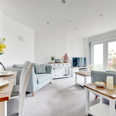 2 Bed In Oc-w062 Whitby