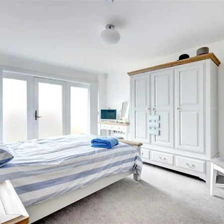 Holiday home 2 Bed In Oc-w062 *