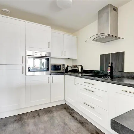 2 Bed In Oc-w062 * Уитби