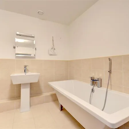 2 Bed In Oc-w062